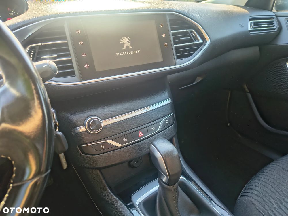 Peugeot 308 BlueHDi FAP 120 EAT6 Stop & Start Active - 24
