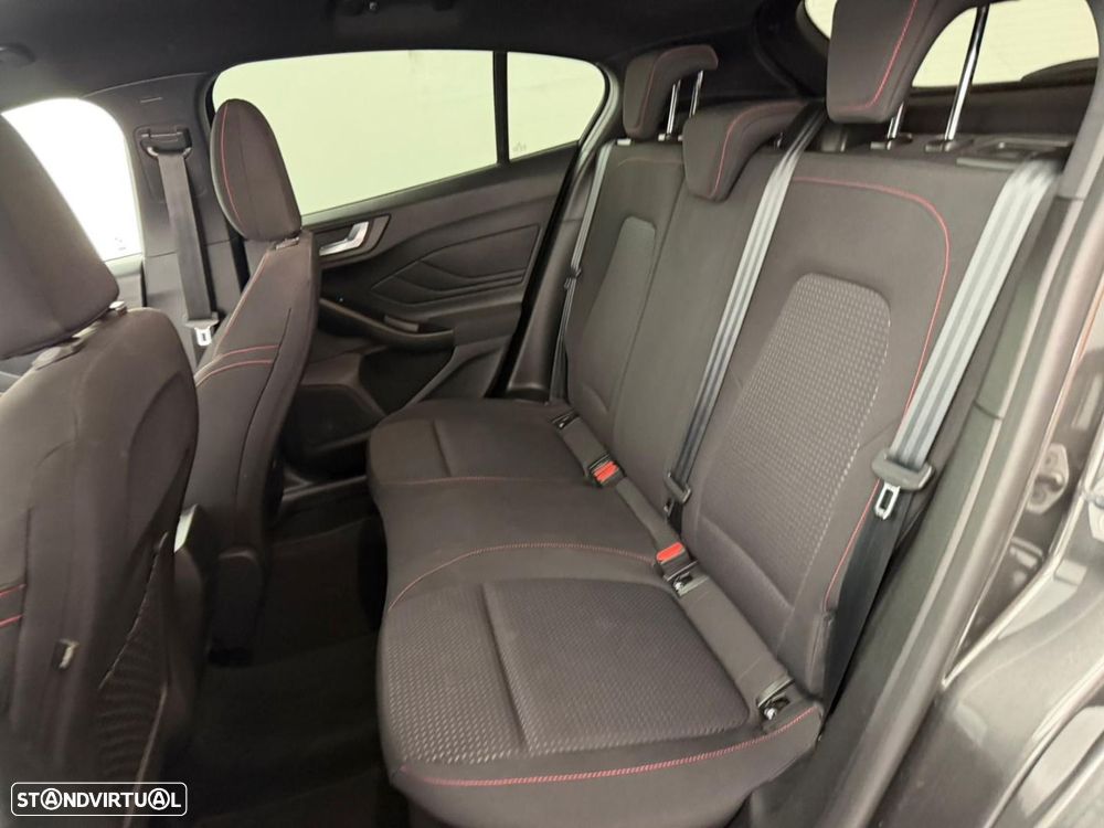 Ford Focus 1.0 EcoBoost ST-Line - 12
