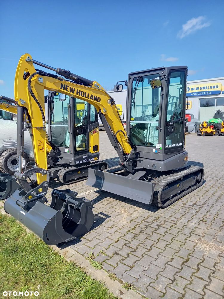 New Holland minikoparka 2,7 tony - 2