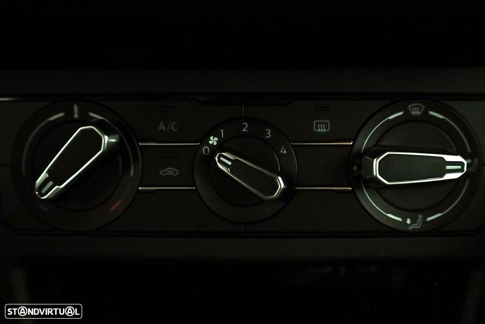 VW Taigo 1.0 TSI Urban DSG - 12