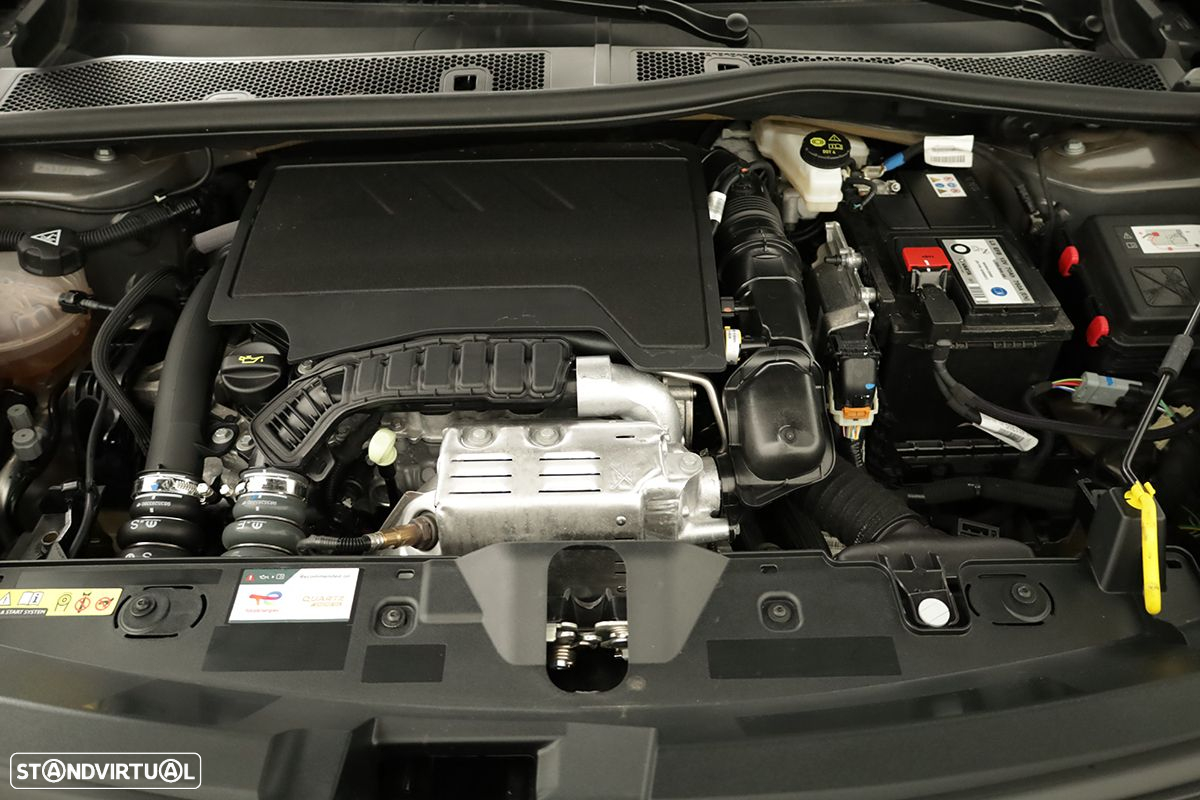 Peugeot 2008 1.2 PureTech Allure - 24