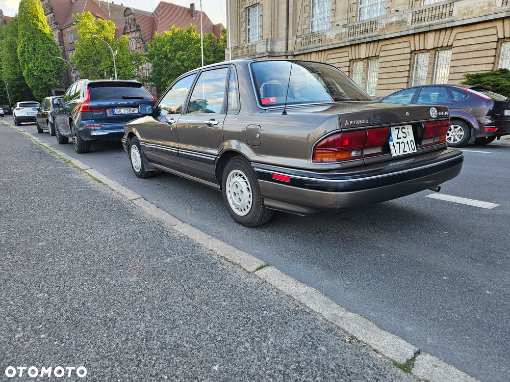 Mitsubishi Galant - 3