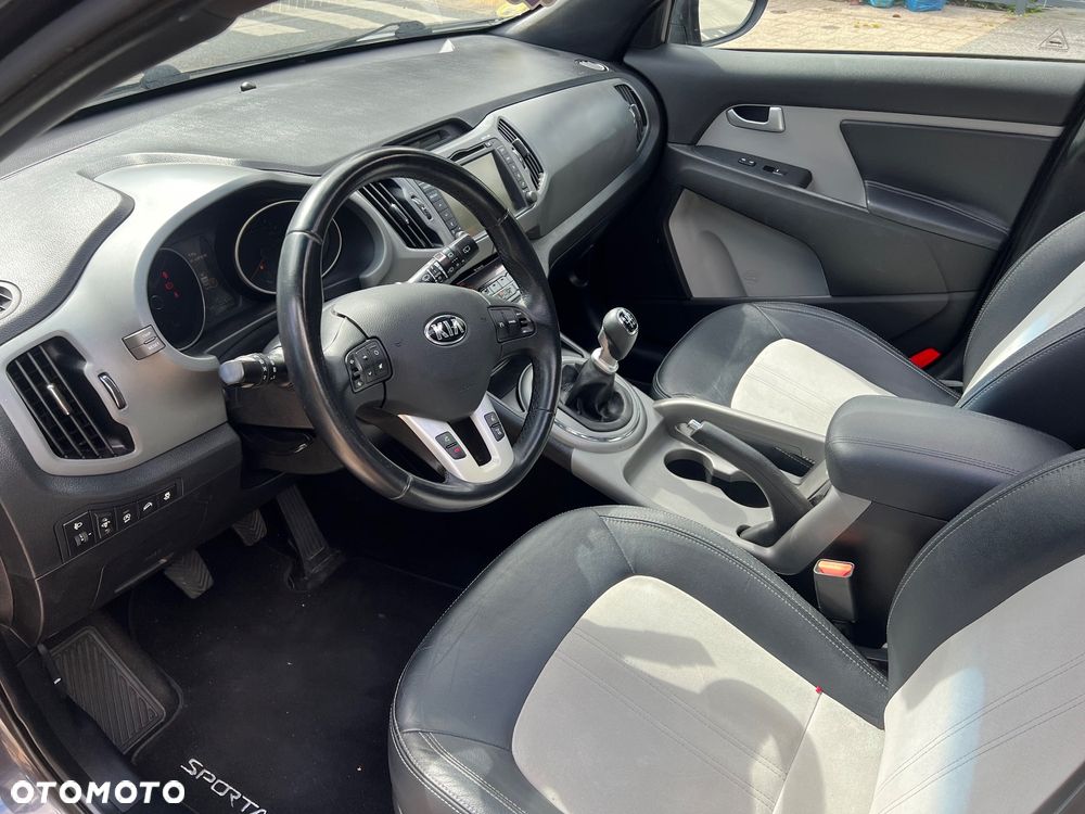 Kia Sportage 1.7 CRDI 2WD Attract - 26