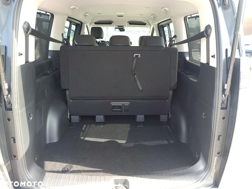 Hyundai Staria 1.6 T-GDI HEV Smart VIP - 16