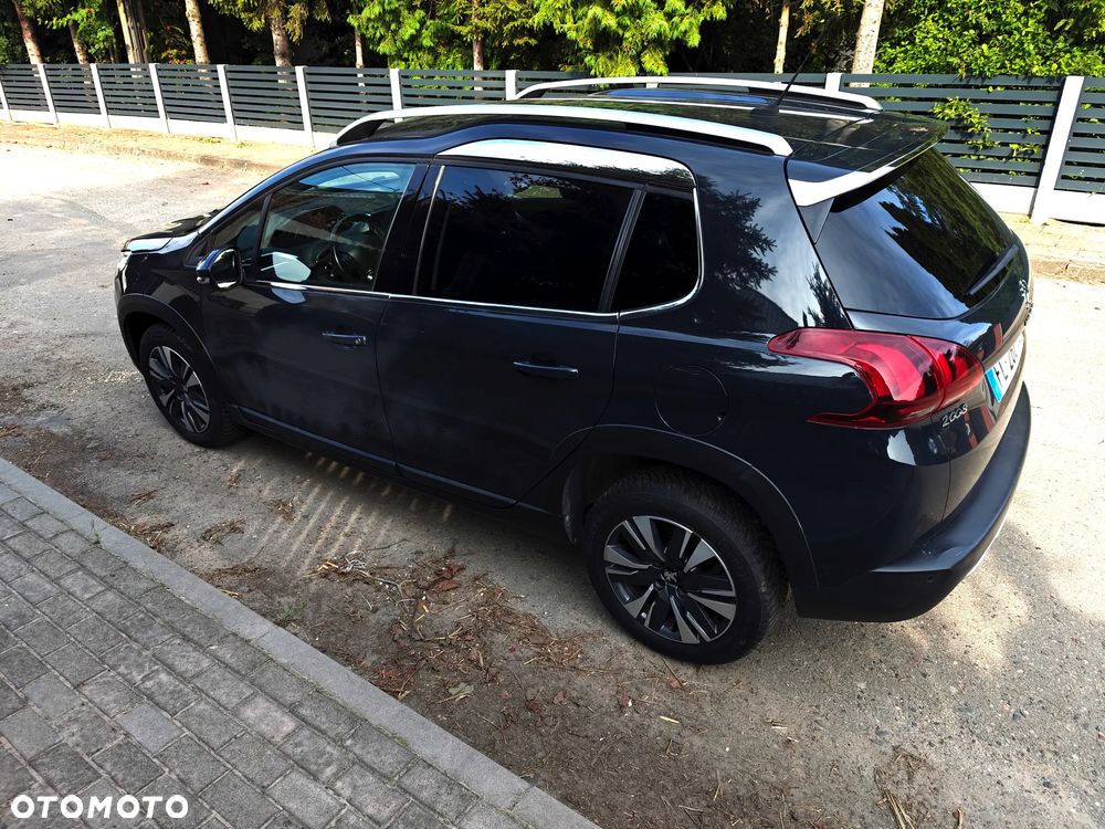 Peugeot 2008 BlueHDi 120 EAT6 Black Edition - 4