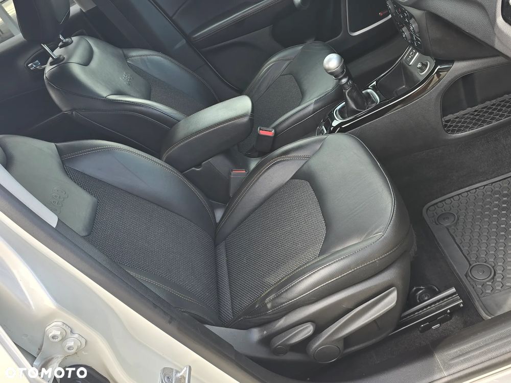 Jeep Compass - 26
