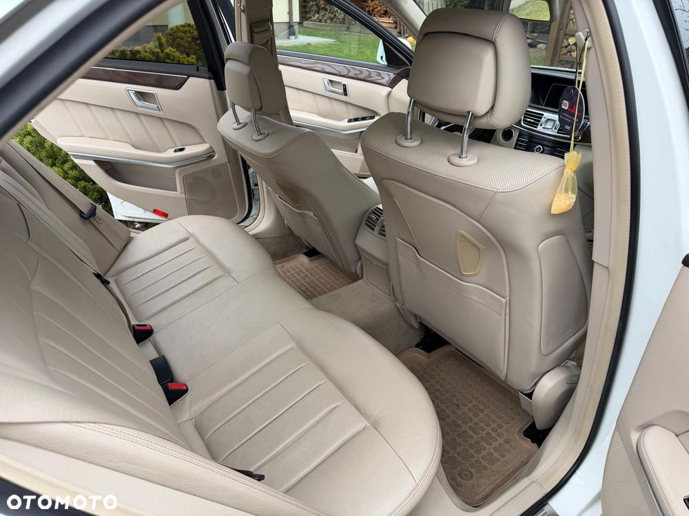 Mercedes-Benz Klasa E 220 BlueTEC 4-Matic Classic - 11