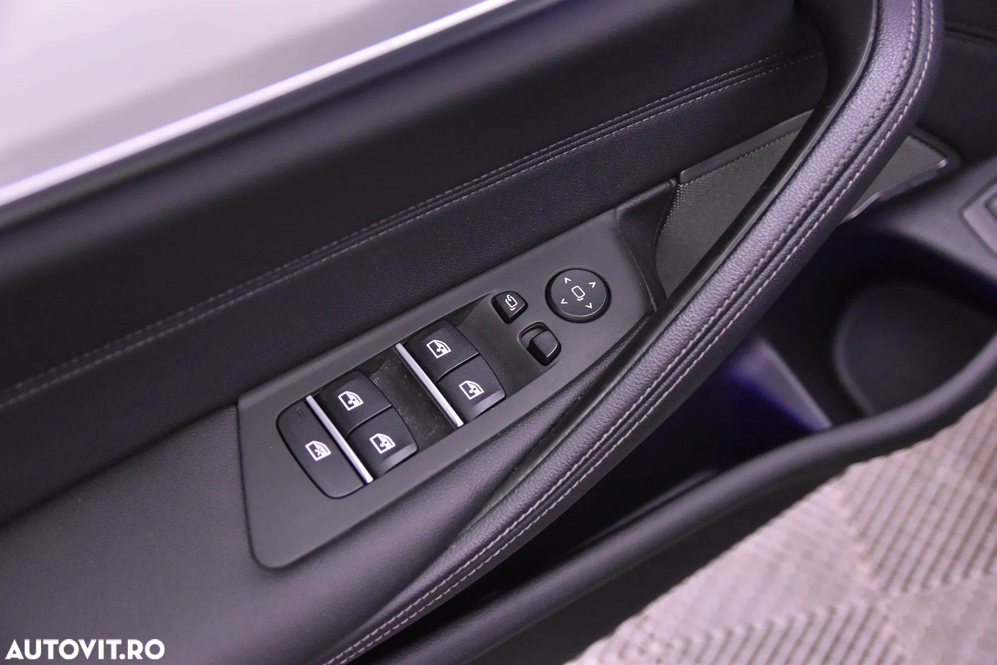 BMW Seria 5 530e xDrive AT PHEV - 13