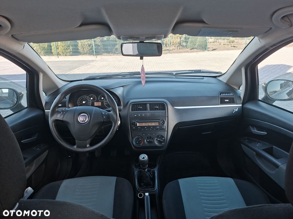 Fiat Punto 1.2 16V Active - 10