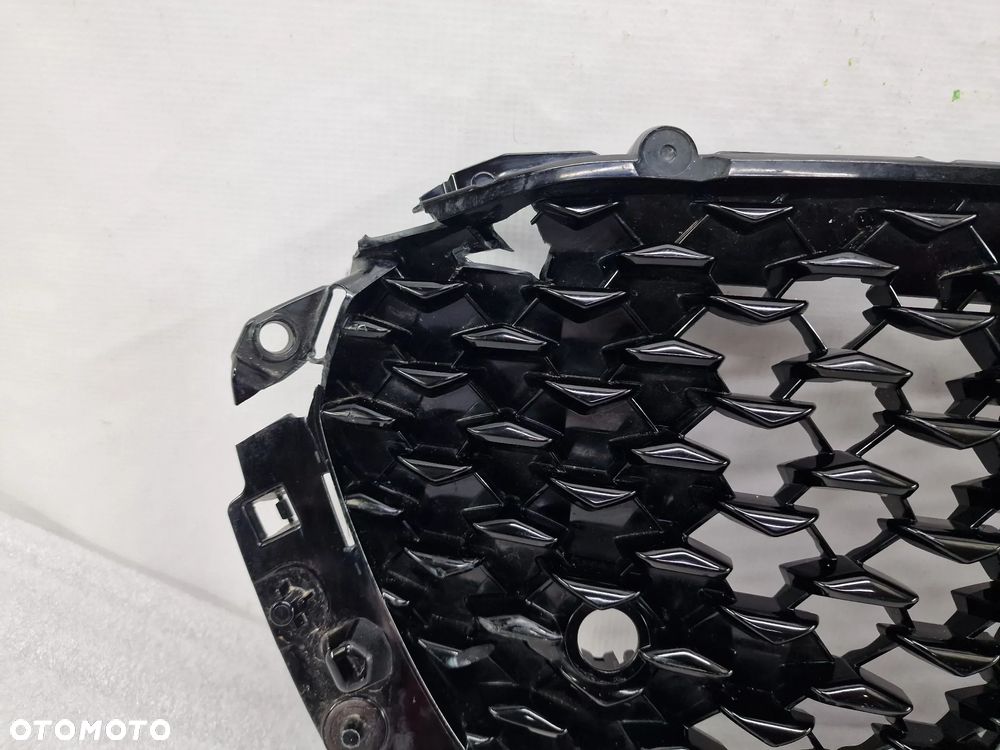 MAZDA CX30 / CX-30 ATRAPA / GRILL PRZEDNI PRZÓD NA PDC + ZNACZEK / LOGO POD RADAR , NR DFR7-50711 , NR AUKCJI GL631 - 13