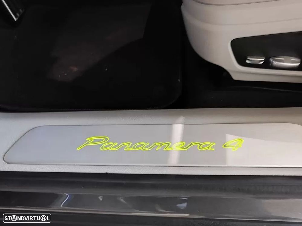 Porsche Panamera 4 E-Hybrid Platinum Edition - 26