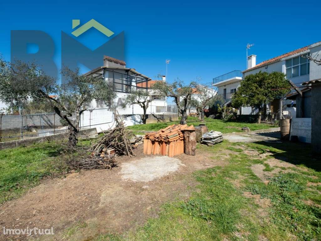 Moradia T5 com Quintal e Anexos em Cebolais de Cima - Grande imagem: 2/34