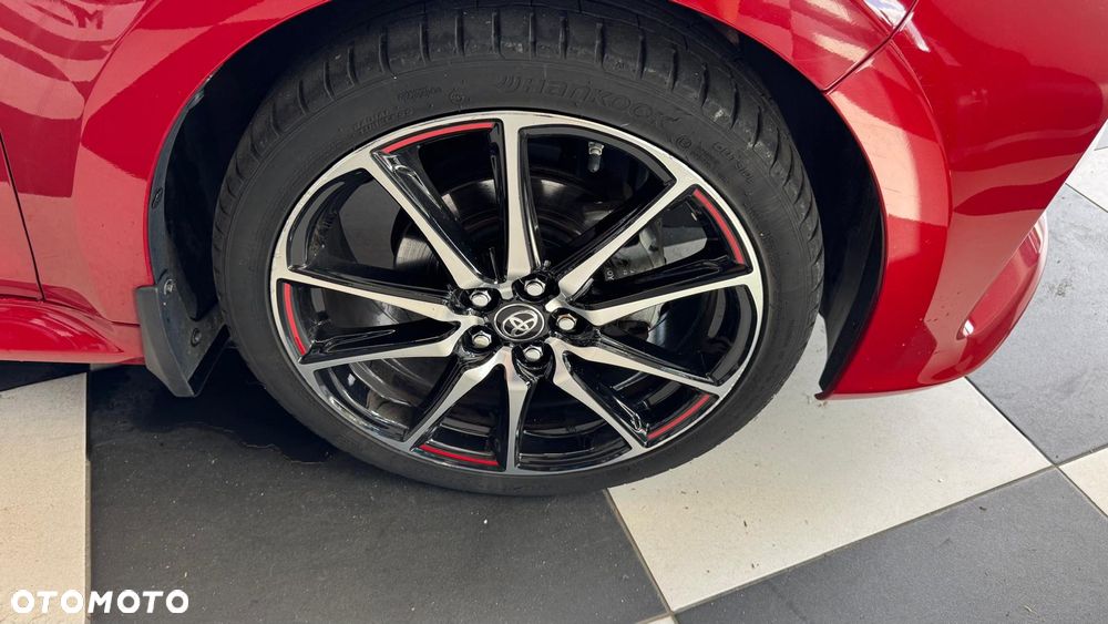 Toyota Yaris Hybrid 1.5 GR Sport - 28