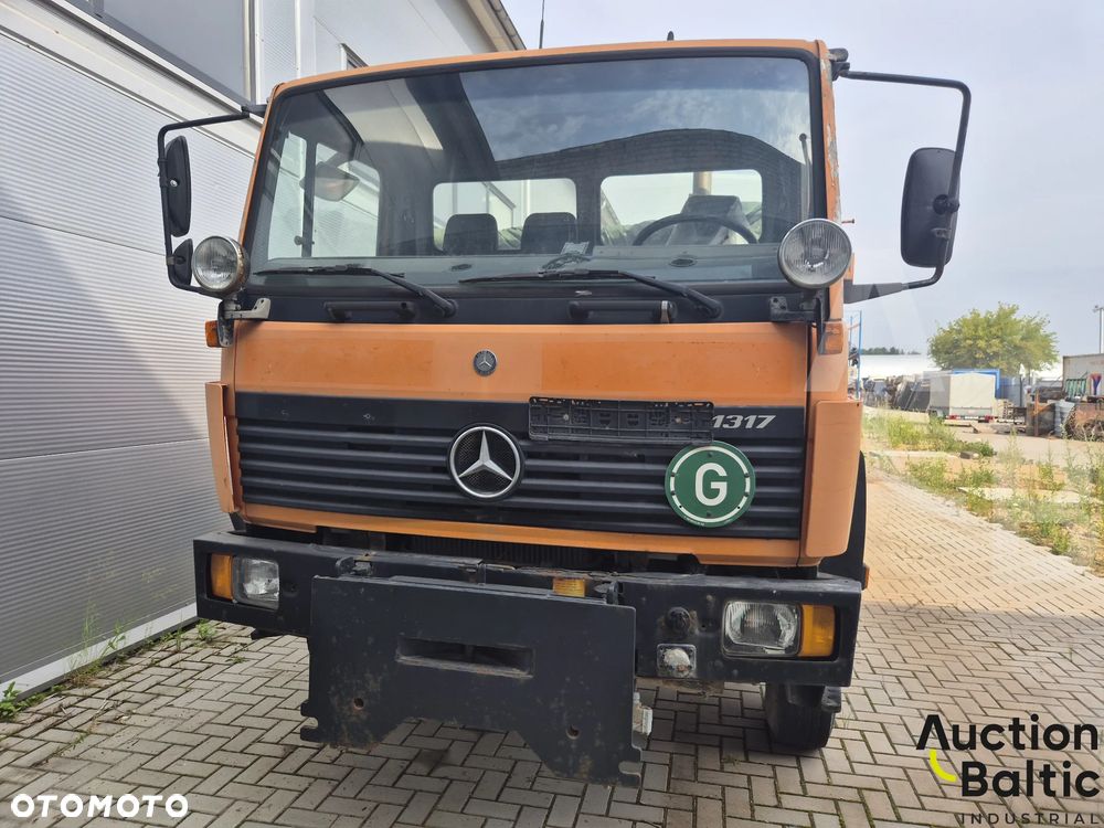 Mercedes-Benz 1317 - 1