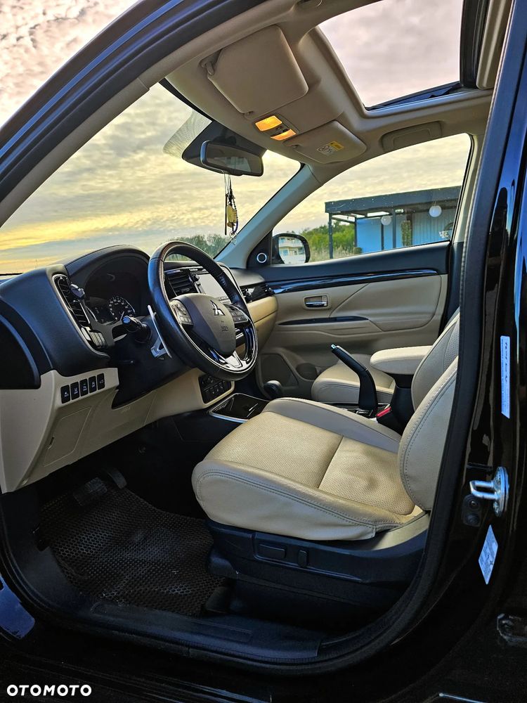 Mitsubishi Outlander 2.0 Intense 4WD CVT - 9