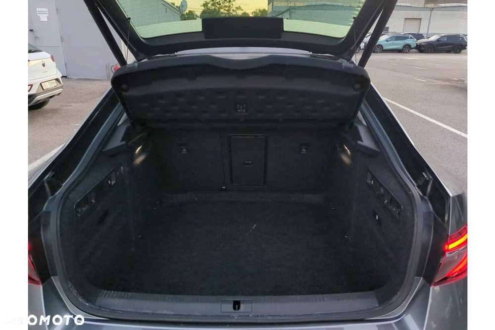 Skoda Superb 2.0 TDI SCR Style DSG - 8