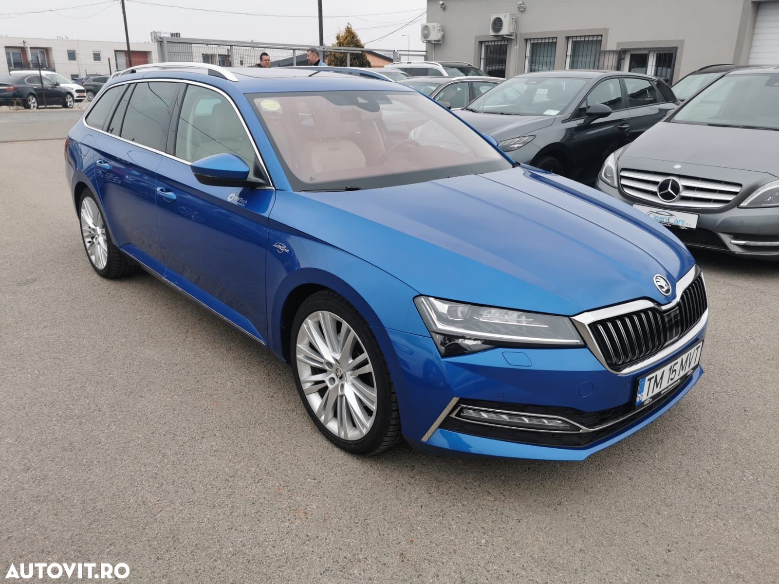 Skoda Superb 2.0 TDI 4X4 DSG Laurin & Klement - 1