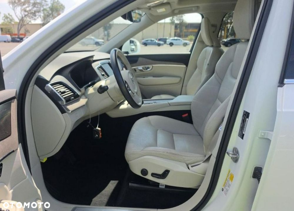 Volvo XC 90 - 7