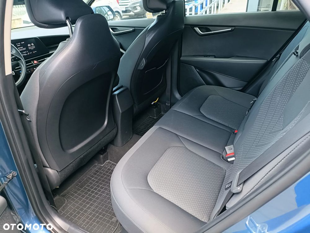 Kia Niro 1.6 GDI Hybrid M - 19