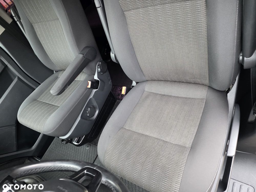 Volkswagen Caravelle 2.0 TDI L2 Comfortline 4Motion DSG - 6