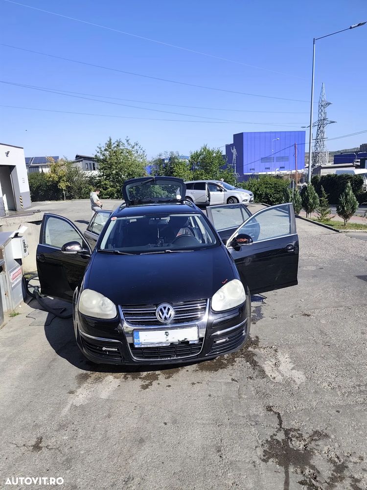 Volkswagen Golf - 1