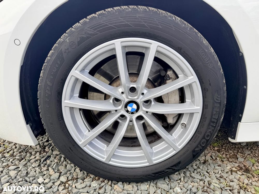 BMW Seria 3 330i xDrive Aut. - 12