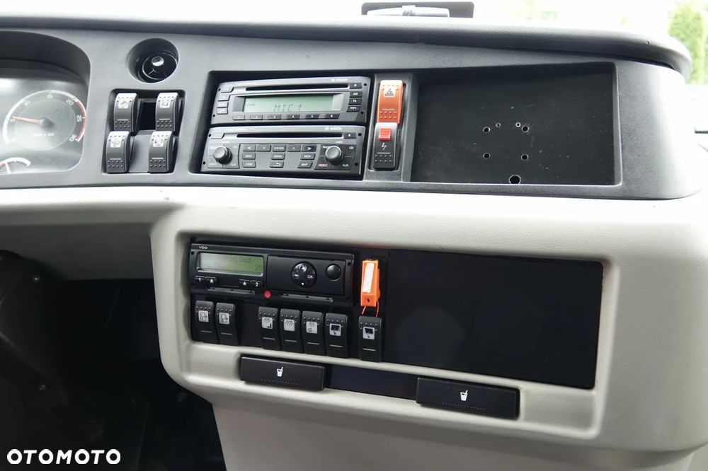 VDL FHD2 / EURO 6 / SPROWADZONY / 12. 2015 ROK / TURYSTYCZNY / WC / Gniazdka USB / AUTOMAT / BOGATE WYPOSAŻENIE / - 30