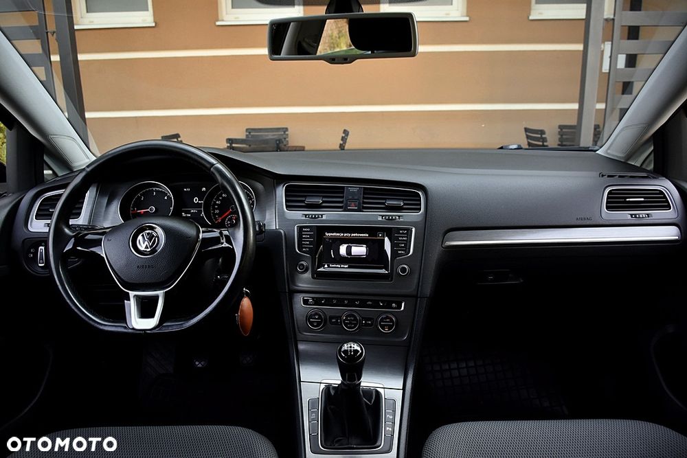 Volkswagen Golf 1.6 TDI DPF BlueMotion - 18
