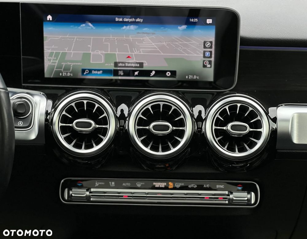 Mercedes-Benz GLB - 25