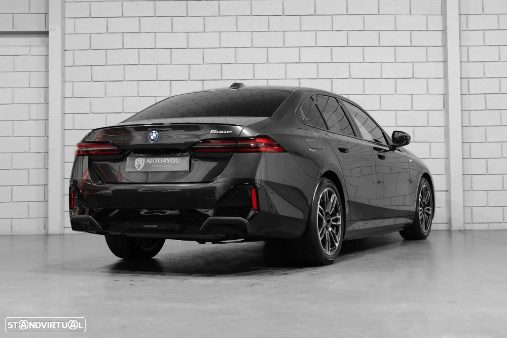 BMW 530 e Pack Desportivo M Pro - 5