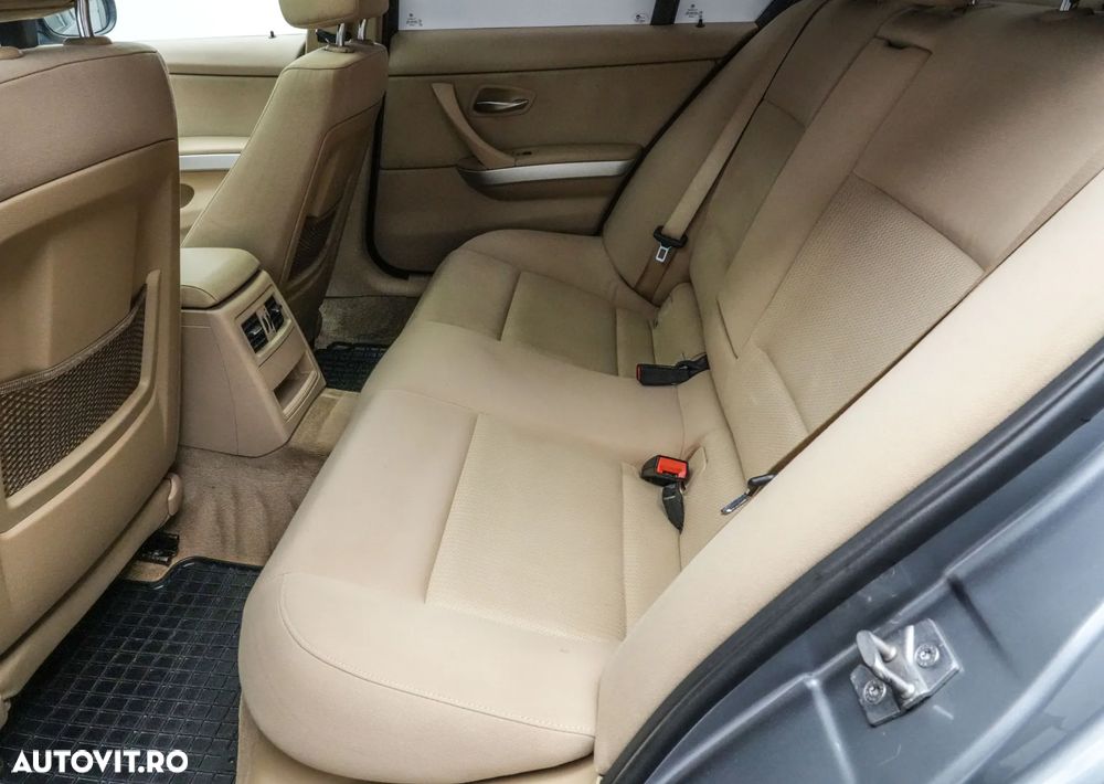 BMW Seria 3 320d EfficientDynamics Edition - 16