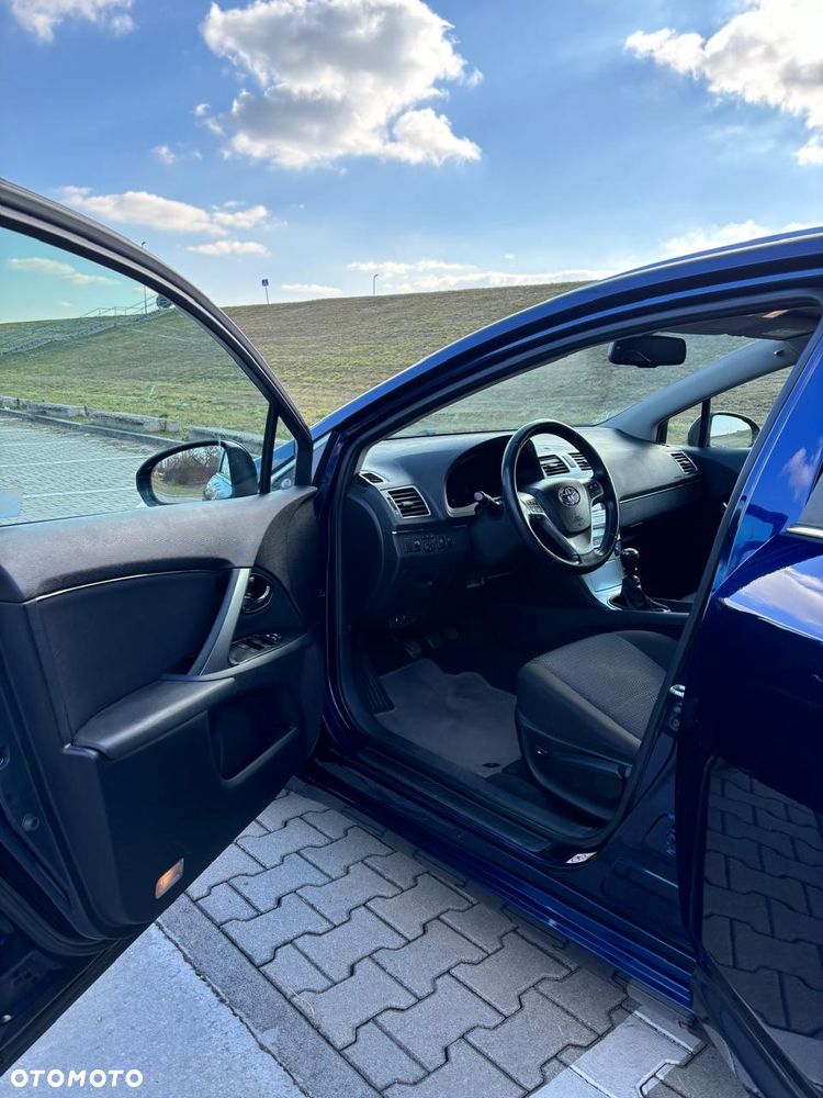 Toyota Avensis 2.0 D-4D Active - 8