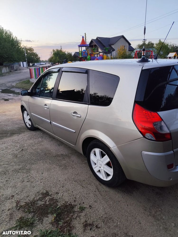Renault Scenic 1.9 dCi FAP Dynamique - 2