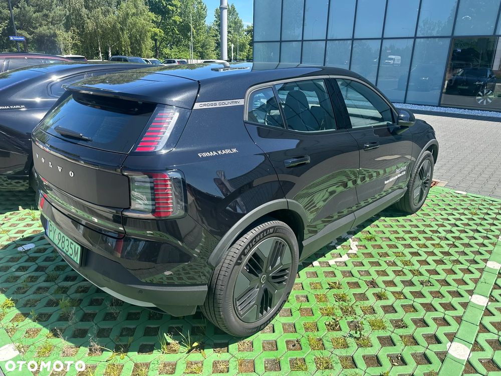 Volvo EX30 69kWh Twin Motor Ultra Black Edition - 4