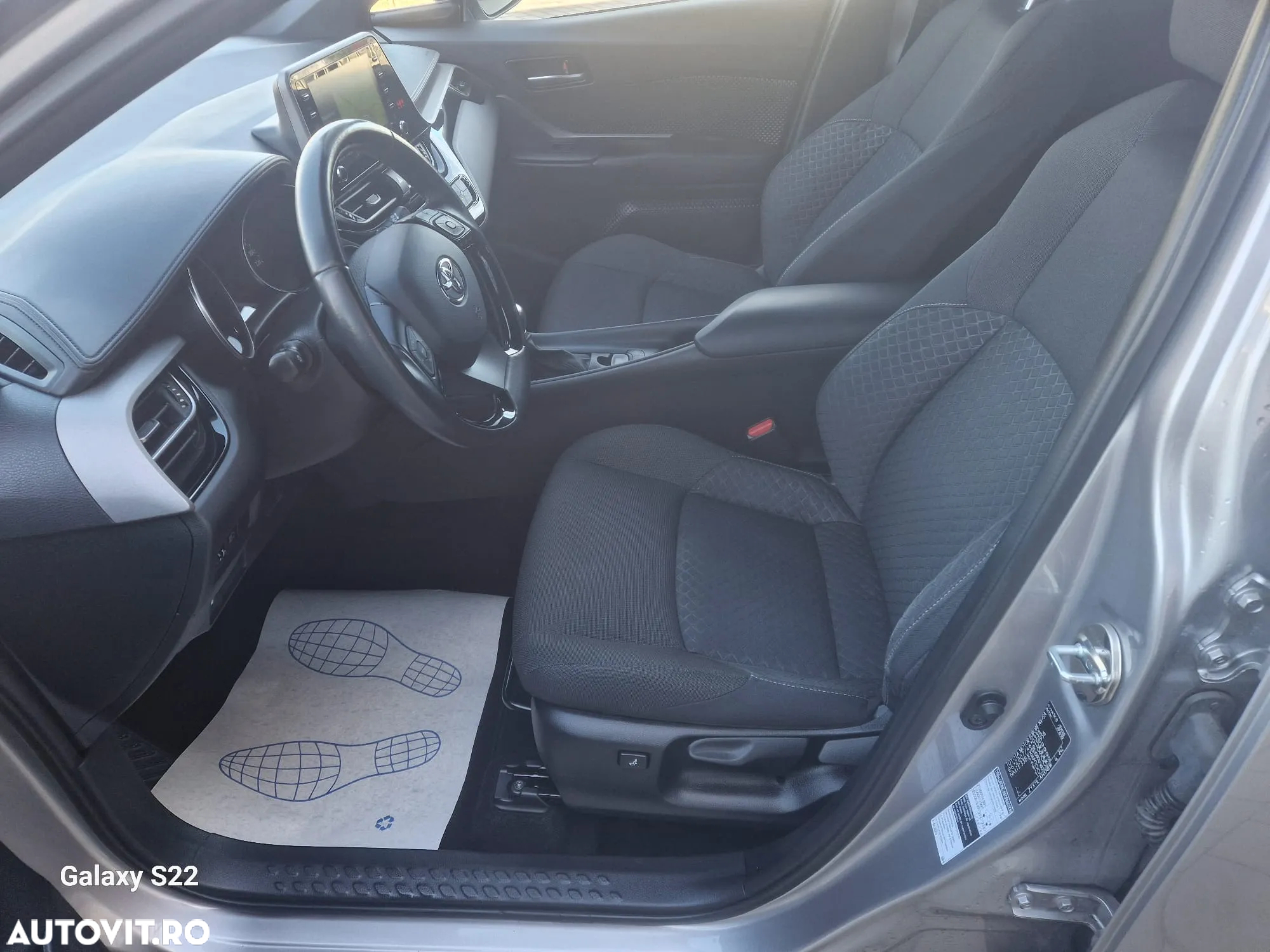 Toyota C-HR 1.8 HSD 4x2 CVT C-ult - 7