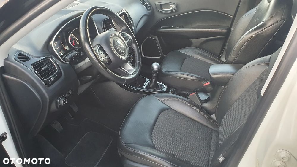 Jeep Compass - 12
