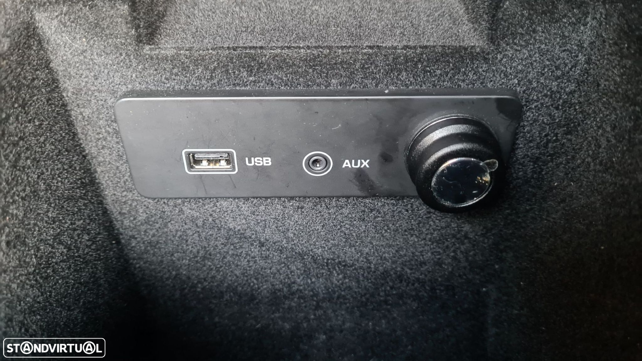 Jaguar XE 2.0 D Prestige - 25