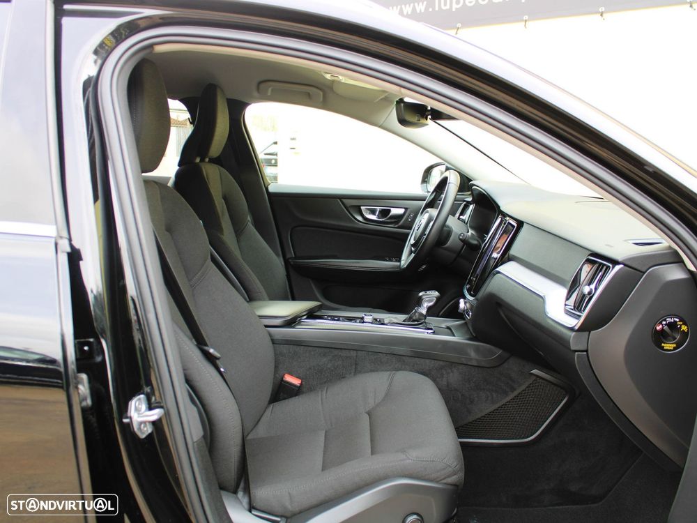 Volvo V60 2.0 D3 Momentum Plus Geartronic - 53