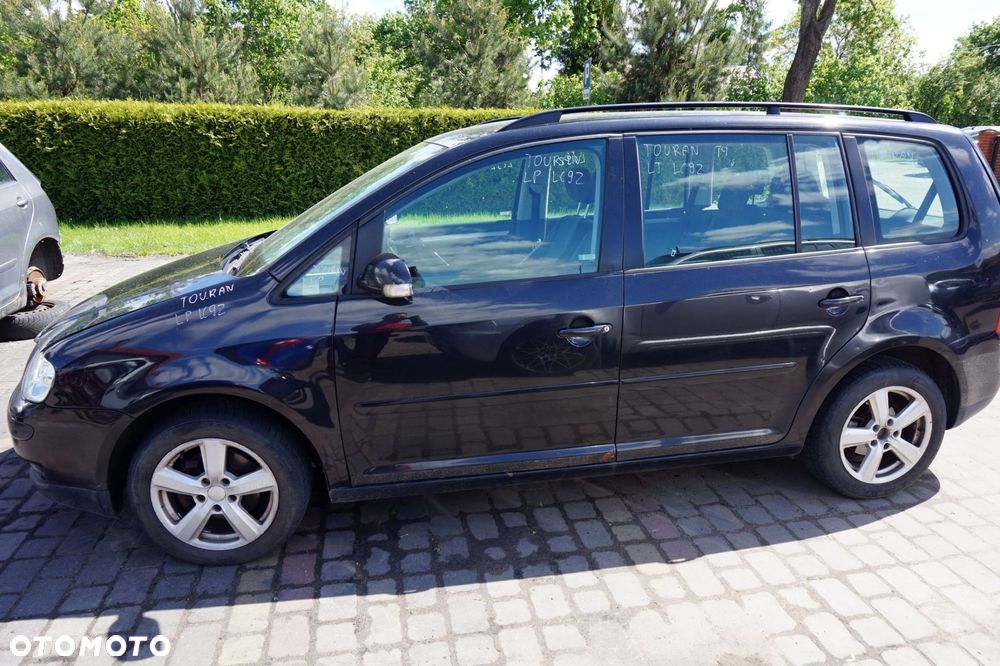 VOLKSWAGEN TOURAN I 1T 2003 LC9Z 2.0 TDI AZV 140KM GNE CZARNY na części - 2