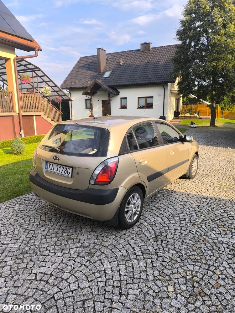 Kia Rio 1.4 Family - 2