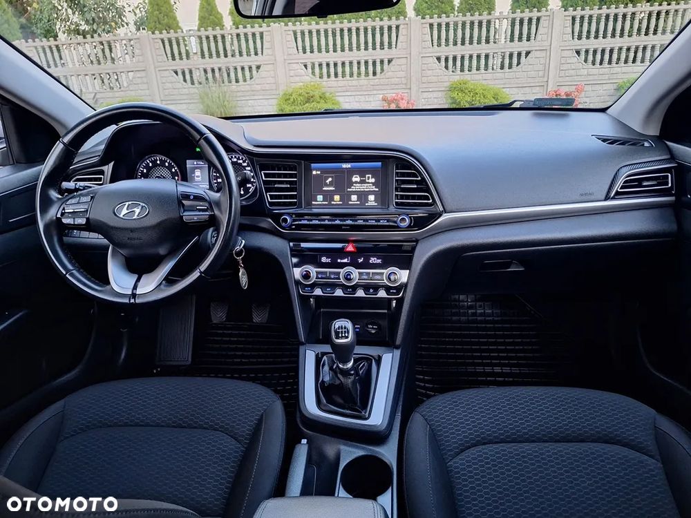 Hyundai Elantra 1.6 Style - 14