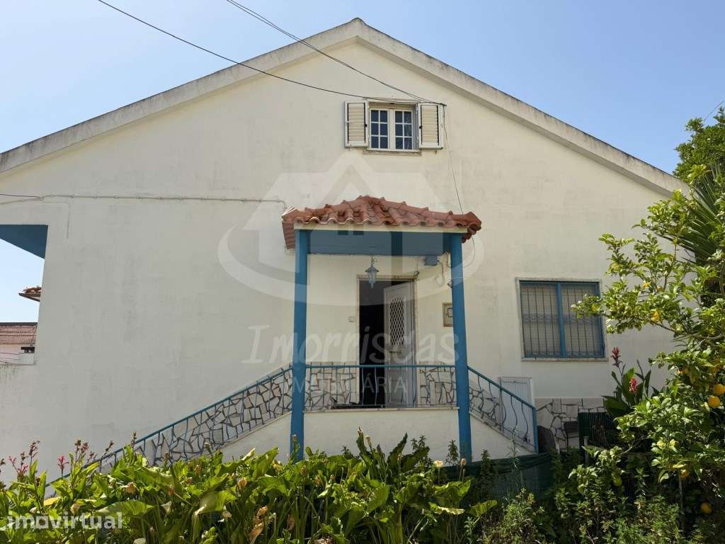 Moradia T3 com sótão amplo, no Bairro da Fraternidade - Grande imagem: 2/32
