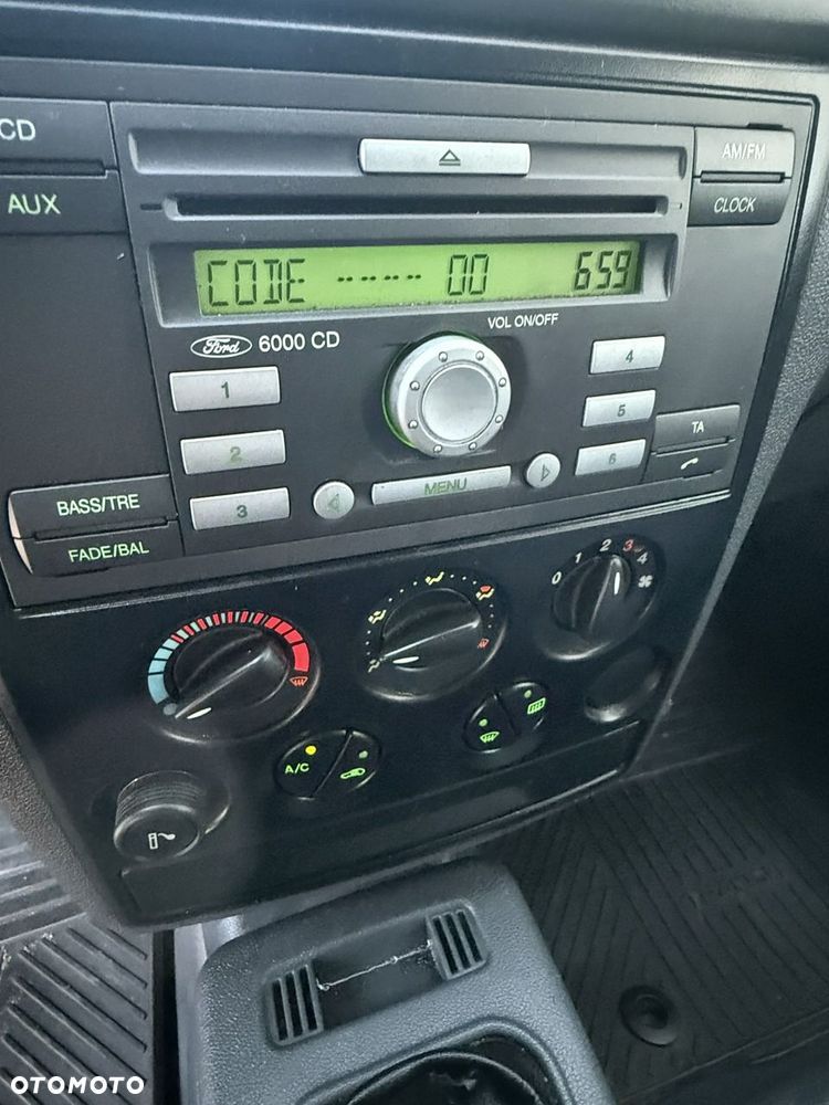 Ford Transit Connect - 12