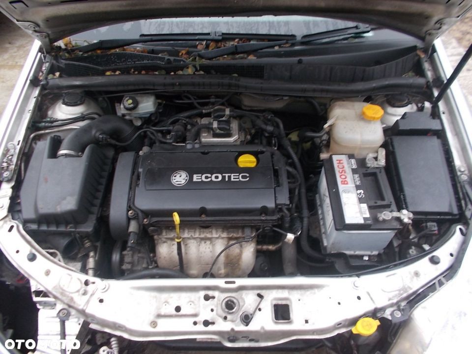 PÓŁOŚ PRAWA OPEL ASTRA III 3 H 1.6 16V - 1