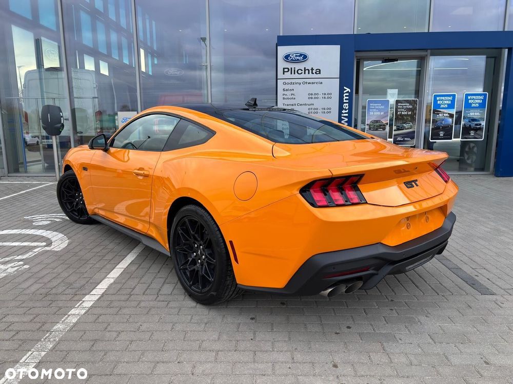 Ford Mustang - 2