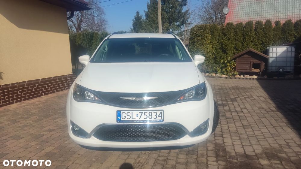 Chrysler Pacifica - 7