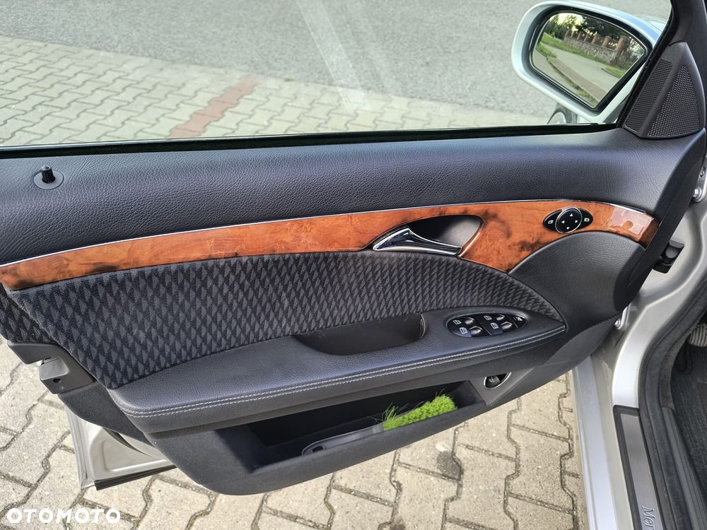 Mercedes-Benz Klasa E 200 Kompressor Elegance Sport Edition - 25