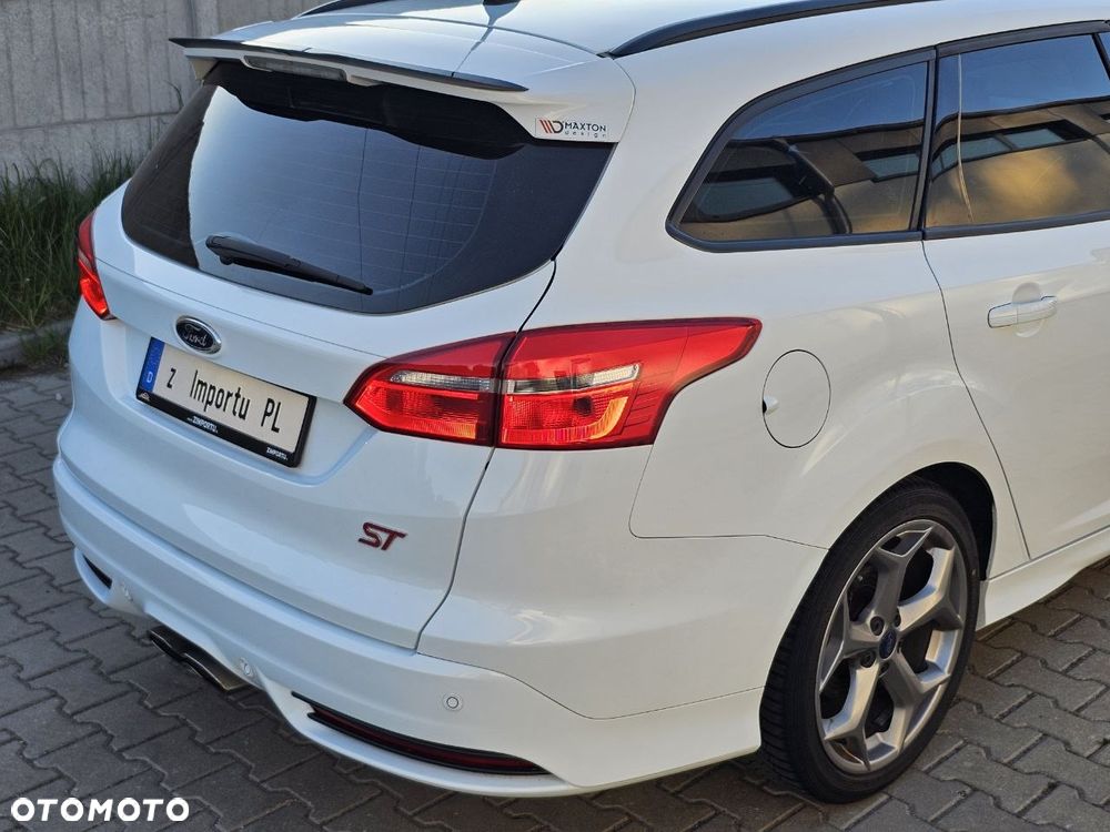 Ford Focus 2.0 EcoBoost ST mit Leder-Sport-Paket - 18