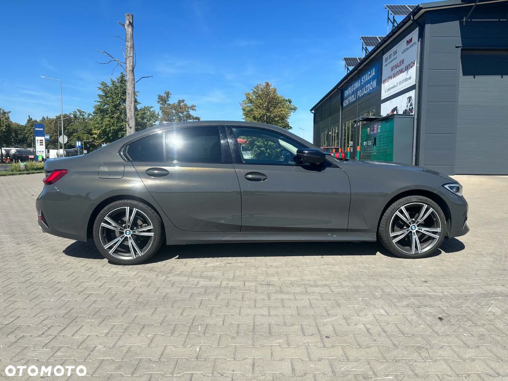 BMW Seria 3 320d xDrive Luxury Line Purity - 4