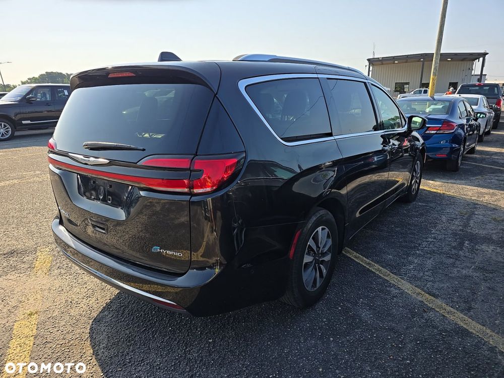 Chrysler Pacifica - 6